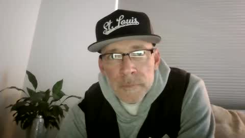 wingnutt765733 online show from March 3, 12:26 am