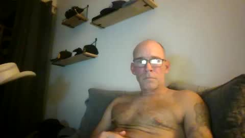 wingnutt765733 online show from October 24, 5:59 am