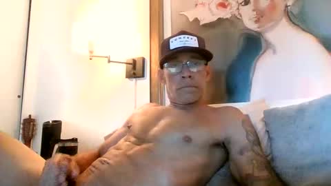 wingnutt765733498294 online show from April 13, 4:23 pm