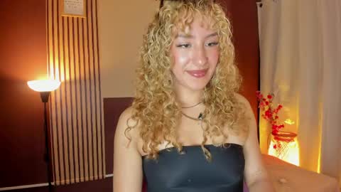 Snapshot of wini_fer chatting on May 11, 2:45 pm Wini Fer online show from May 11, 2:45 pm