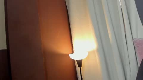 Snapshot of wini_fer chatting on June 23, 12:25 pm Wini Fer online show from June 23, 12:25 pm