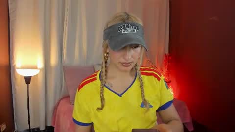Snapshot of wini_fer chatting on June 27, 6:57 pm Wini Fer online show from June 27, 6:57 pm
