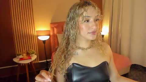 Snapshot of wini_fer chatting on July 23, 2:04 pm Wini Fer online show from July 23, 2:04 pm
