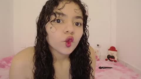 Snapshot of winnifer_gonzalez chatting on July 2, 3:17 am Winnifer Gonzalez online show from July 2, 3:17 am