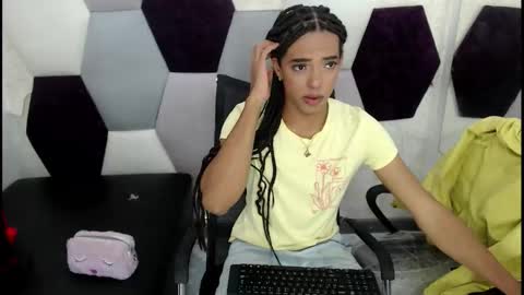 Snapshot of winnybarness chatting on December 2, 2:06 am WinnyBarness online show from December 2, 2:06 am