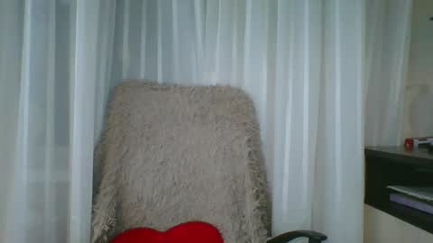 Snapshot of winter__white_rose chatting on April 12, 10:48 pm Emma online show from April 12, 10:48 pm