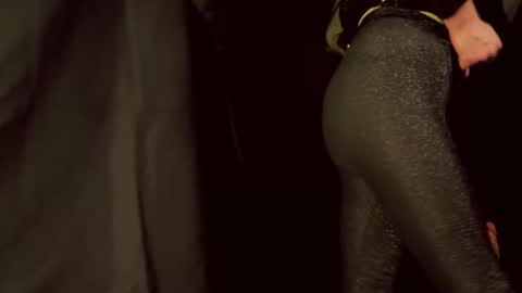 Snapshot of wipwips chatting on January 10, 7:32 am KiwiFruit89 online show from January 10, 7:32 am