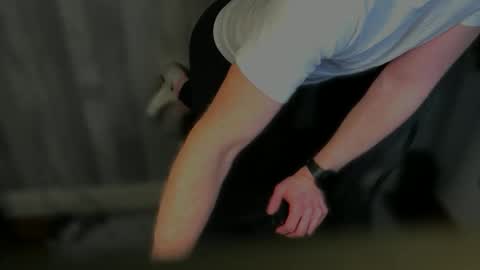 Snapshot of wipwips chatting on March 13, 4:52 am KiwiFruit89 online show from March 13, 4:52 am