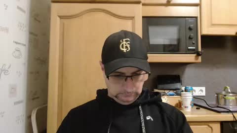 Snapshot of wirzwei8883 chatting on December 16, 7:00 pm Dirty online show from December 16, 7:00 pm