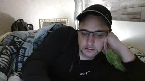 Snapshot of wirzwei8883 chatting on January 1, 10:13 pm Dirty online show from January 1, 10:13 pm