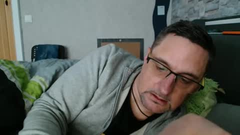 Snapshot of wirzwei8883 chatting on November 2, 12:18 pm Dirty online show from November 2, 12:18 pm