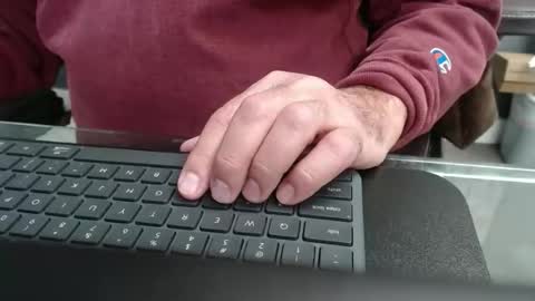 Snapshot of wisanonymousman chatting on November 12, 11:03 pm Wisa Randy online show from November 12, 11:03 pm