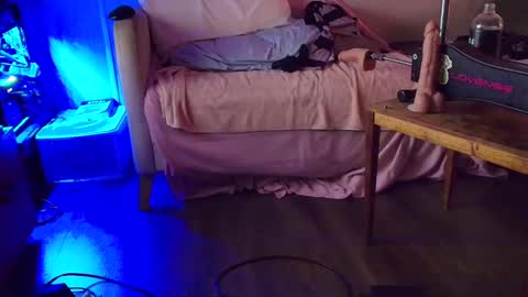 witchbitchmommy online show from September 26, 7:12 am