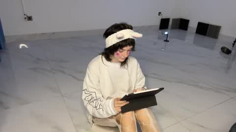 Snapshot of witches_curves chatting on March 6, 1:57 pm Nemo online show from March 6, 1:57 pm