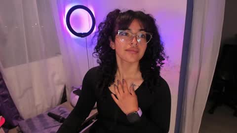 Snapshot of witchofhearts chatting on January 6, 11:09 pm     Luna Violeta  A r t i s t  online show from January 6, 11:09 pm