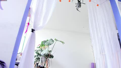 Snapshot of witchofhearts chatting on October 28, 4:42 pm     Luna Violeta  A r t i s t  online show from October 28, 4:42 pm