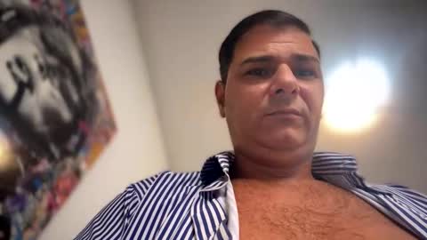 Snapshot of witebull83 chatting on April 17, 7:55 am Witebull online show from April 17, 7:55 am