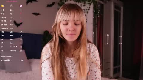 Snapshot of with_my_bae chatting on November 13, 9:25 pm Hollis online show from November 13, 9:25 pm