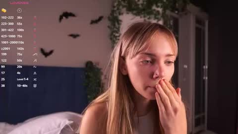 Snapshot of with_my_bae chatting on November 17, 7:19 pm Hollis online show from November 17, 7:19 pm