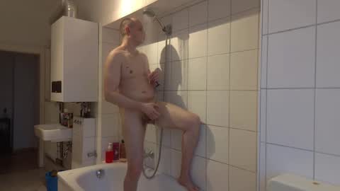 Snapshot of wizzman2442 chatting on February 24, 6:49 am wizzman2442 online show from February 24, 6:49 am