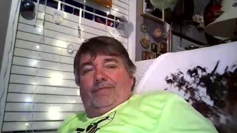 wldlife online show from April 12, 12:15 am