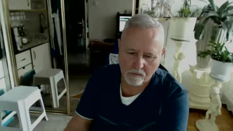 wlodek165 online show from February 21, 12:06 pm