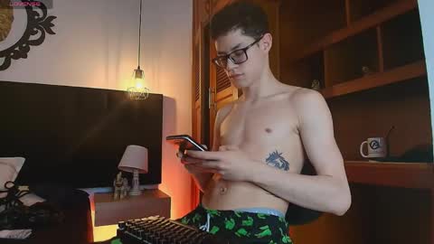  W O L F  online show from April 25, 1:41 pm
