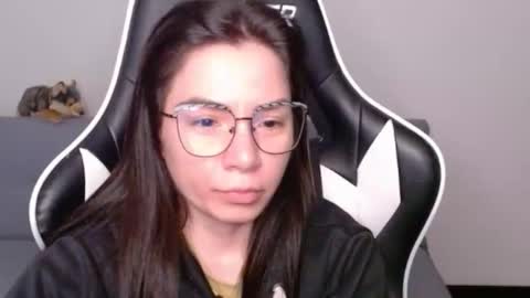 Snapshot of wolfs_daughter chatting on May 30, 2:19 am Alex online show from May 30, 2:19 am
