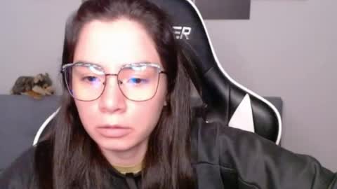 Snapshot of wolfs_daughter chatting on June 14, 1:25 am Alex online show from June 14, 1:25 am