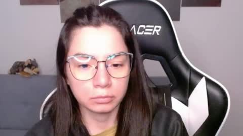 Snapshot of wolfs_daughter chatting on June 15, 2:03 am Alex online show from June 15, 2:03 am