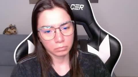 Snapshot of wolfs_daughter chatting on June 26, 12:48 am Alex online show from June 26, 12:48 am