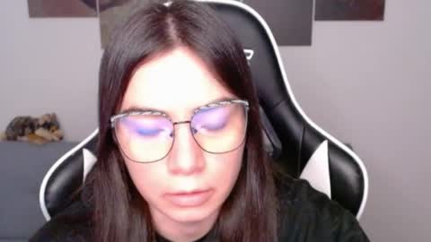 Snapshot of wolfs_daughter chatting on July 21, 2:03 am Alex online show from July 21, 2:03 am
