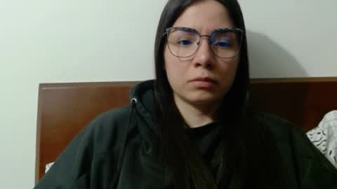 Snapshot of wolfs_daughter chatting on July 27, 2:29 am Alex online show from July 27, 2:29 am