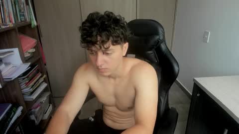 Snapshot of wolker_allan chatting on January 19, 3:38 pm wolker_allan online show from January 19, 3:38 pm