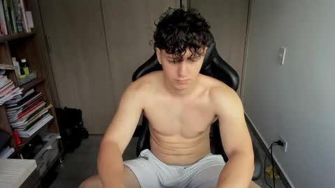 Snapshot of wolker_allan chatting on February 22, 3:21 pm wolker_allan online show from February 22, 3:21 pm