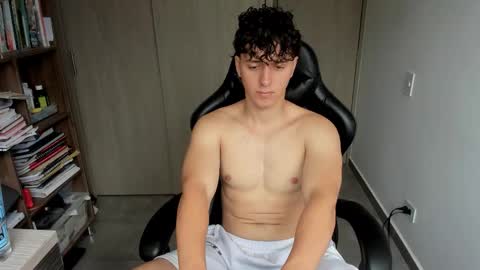 Snapshot of wolker_allan chatting on February 24, 2:26 pm wolker_allan online show from February 24, 2:26 pm