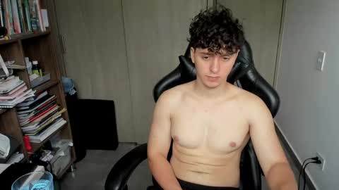 Snapshot of wolker_allan chatting on March 5, 4:03 pm wolker_allan online show from March 5, 4:03 pm