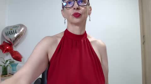 Snapshot of womanhornyx chatting on February 3, 10:32 pm Womanhornyx online show from February 3, 10:32 pm