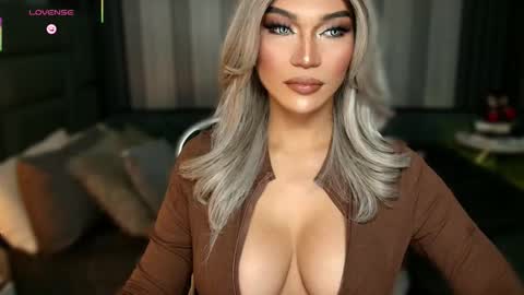 Julia online show from December 2, 2:17 am