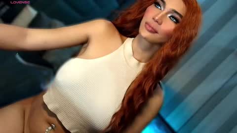 Snapshot of womanofyourdesire_ts chatting on February 13, 3:24 am Julia online show from February 13, 3:24 am