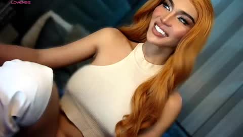 Snapshot of womanofyourdesire_ts chatting on February 16, 5:36 am Julia online show from February 16, 5:36 am