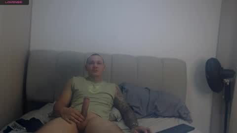 Snapshot of wondercouplexxx chatting on May 7, 5:57 am Sofia And Thomas online show from May 7, 5:57 am
