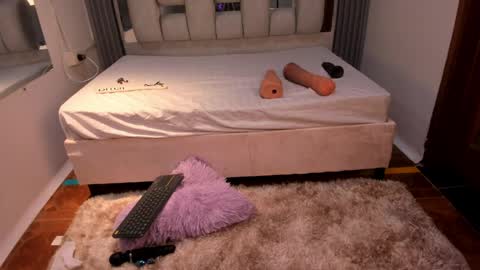 wonderkloe_ online show from April 30, 9:19 pm