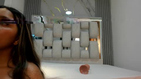 wonderkloe_ online show from May 1, 8:13 pm