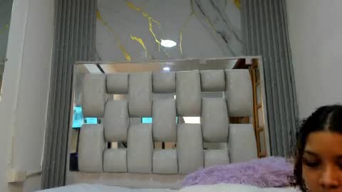 Snapshot of wonderkloe_ chatting on May 3, 7:31 pm wonderkloe_ online show from May 3, 7:31 pm