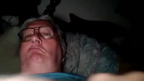 Snapshot of woodpecker115 chatting on October 13, 7:52 am woodpecker115 online show from October 13, 7:52 am