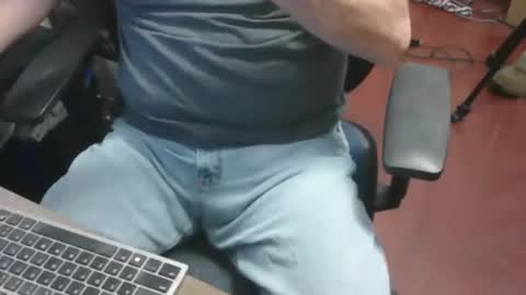 Snapshot of woodworker6473 chatting on January 15, 1:26 pm woodworker6473 online show from January 15, 1:26 pm