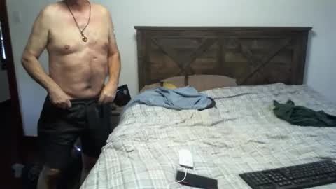 Snapshot of woodworker6473 chatting on March 1, 10:34 pm woodworker6473 online show from March 1, 10:34 pm