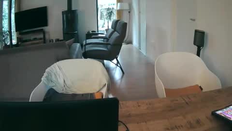 Snapshot of woodwurm chatting on November 9, 7:28 am woodwurm and Snoeske online show from November 9, 7:28 am