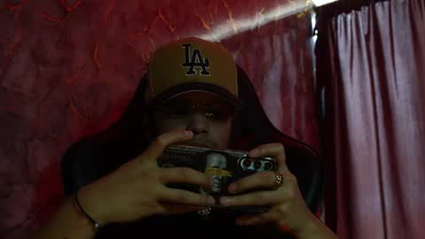 Woondeer online show from February 1, 6:06 pm